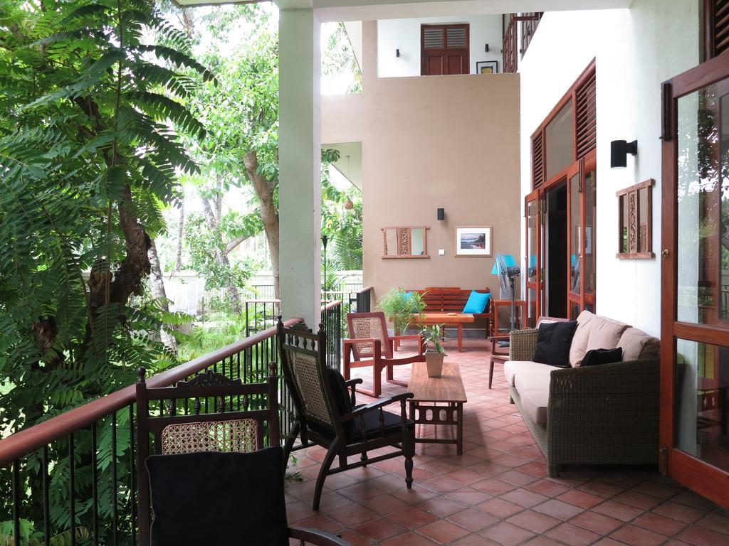 Hotel The Mirror Mansion Rajagiriya Esterno foto