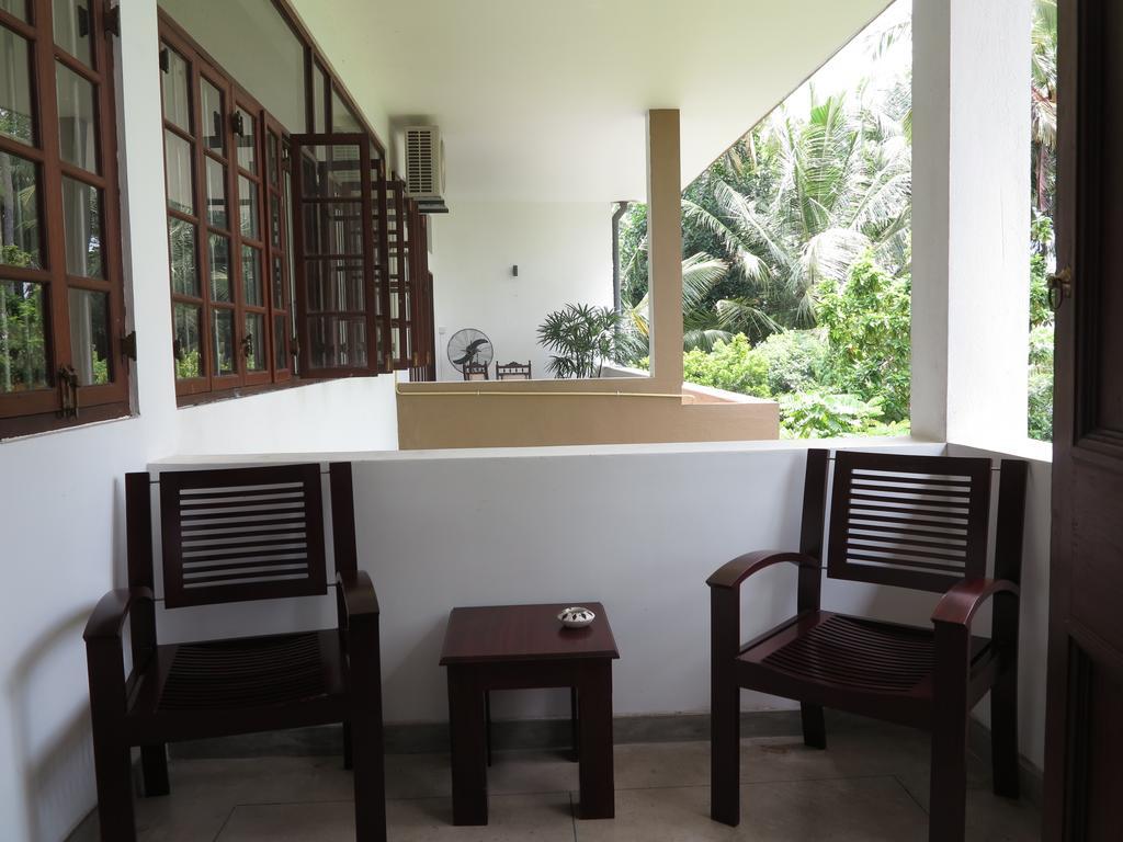 Hotel The Mirror Mansion Rajagiriya Esterno foto