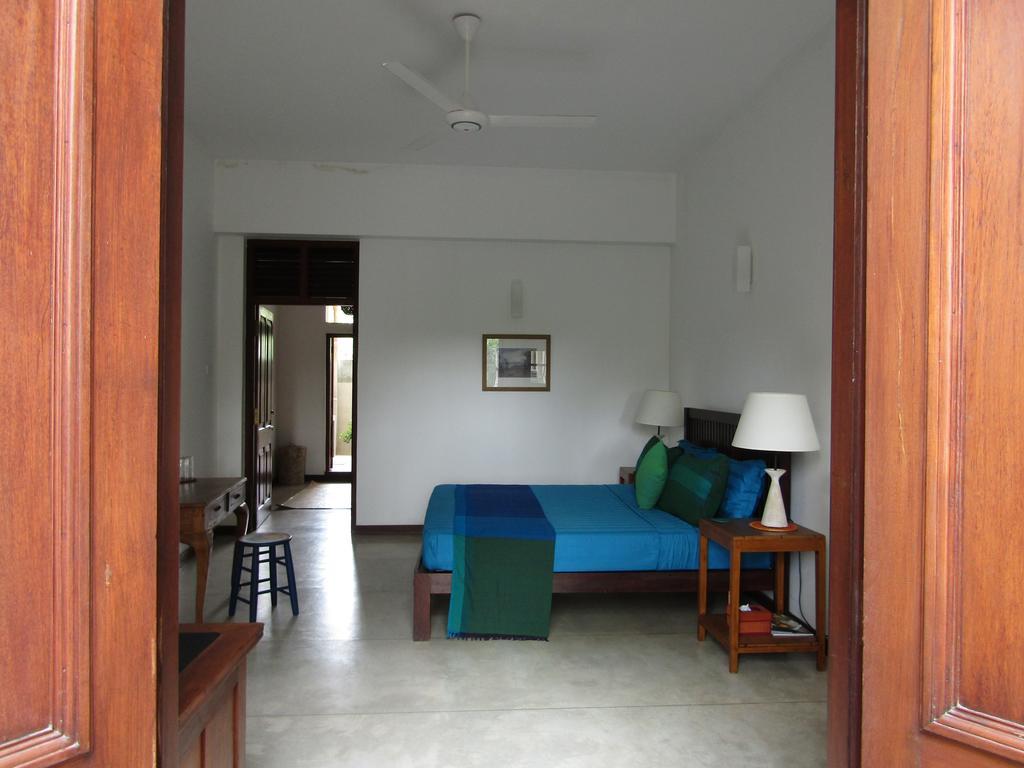 Hotel The Mirror Mansion Rajagiriya Esterno foto