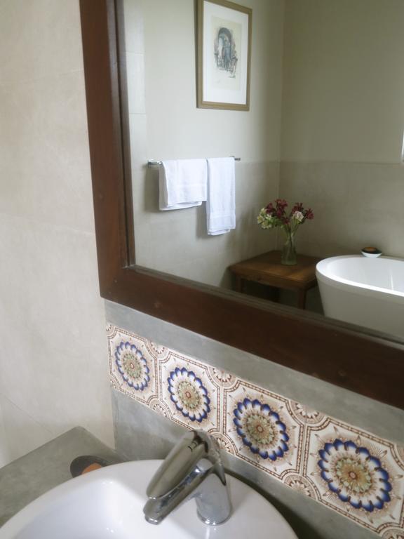 Hotel The Mirror Mansion Rajagiriya Esterno foto